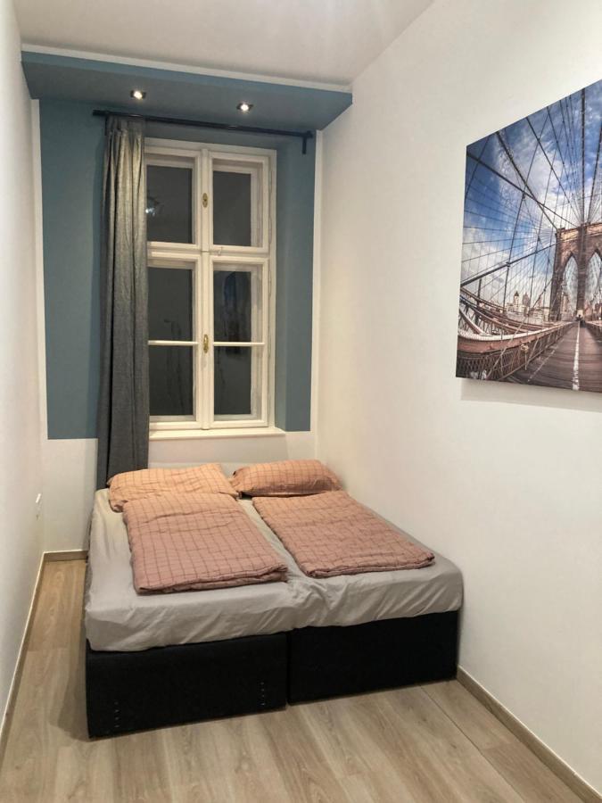 Roland Apartment Downtown - Korut Boedapest Buitenkant foto
