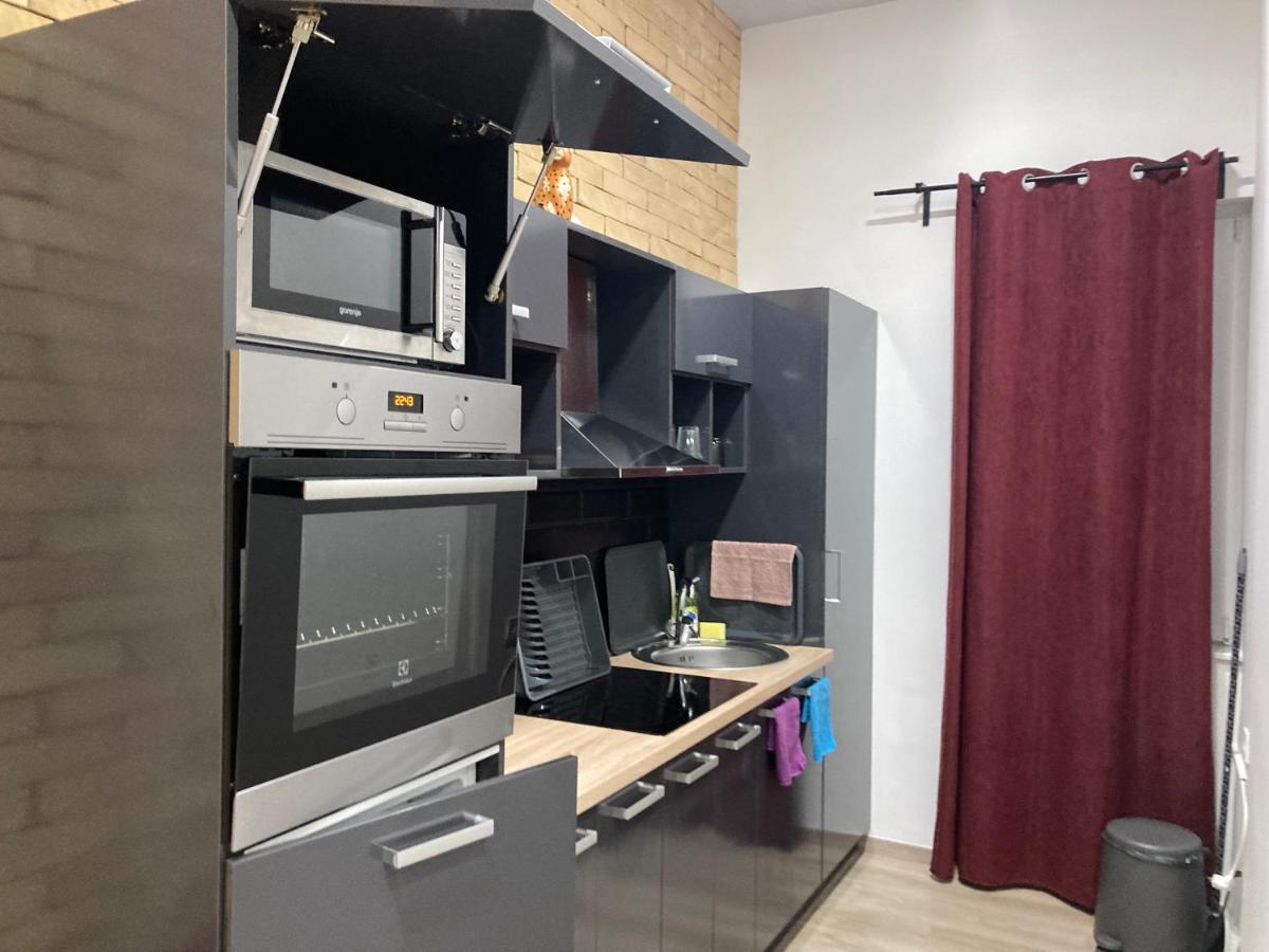 Roland Apartment Downtown - Korut Boedapest Buitenkant foto